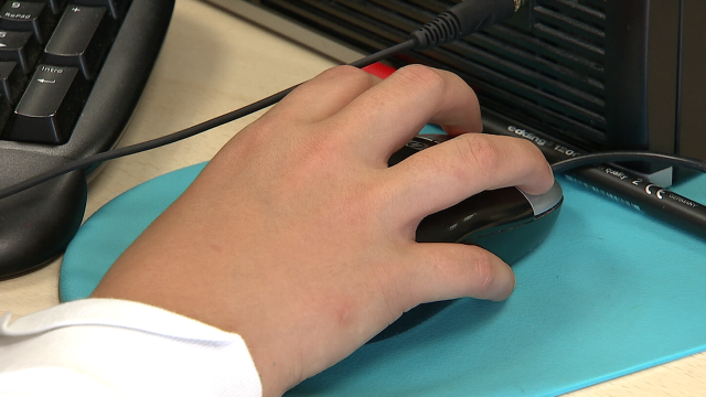 Sanidade detecta máis de 1.650 casos de adicción a internet entre os galegos