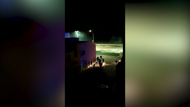 Acórdase un reforzo policial tras seren atacados varios axentes con munición na Línea de la Concepción