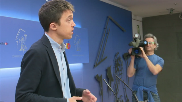 Iñigo Errejón será xulgado por un delito de lesións pola suposta patada a un veciño