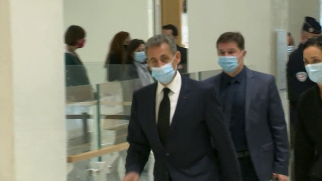 Sarkozy cualifica de "infamias" as acusacións de corrupción e pide anular o xuízo