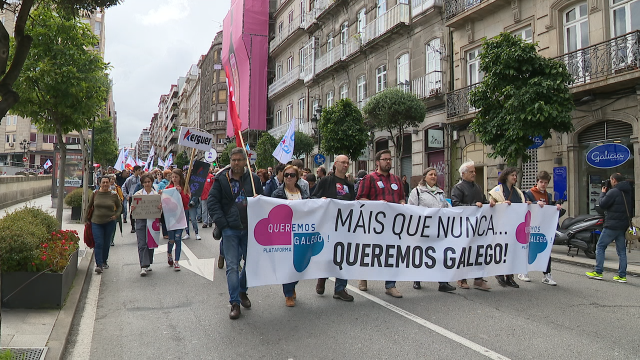 ...en varias manifestacións por todo o país (non só en Santiago)