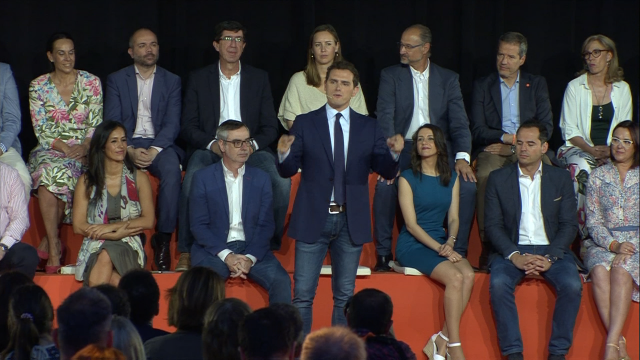 Albert Rivera suxire ao sector crítico de Ciudadaons que presente o seu propio partido
