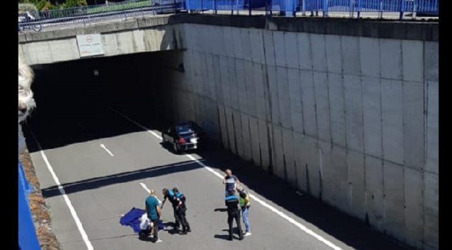 Falecen dúas persoas ao precipitarse desde o alto dunha pasarela da N-120