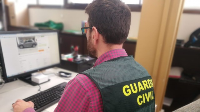 Desarticulado un grupo criminal por estafa en compravenda de coches en Internet
