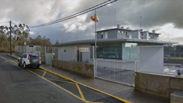 Pechan o cuartel da Garda Civil de Santa Comba logo de detectárense positivos