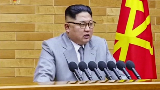 Kim Jong-un envía unha mensaxe aos traballadores pero segue sen aparecer en público