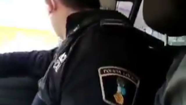 Benidorm suspende e expedienta os agentes que vexaron unha persoa transexual