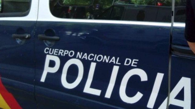 A policía identifica varias persoas que celebraban unha festa con alcol e música en Pontevedra