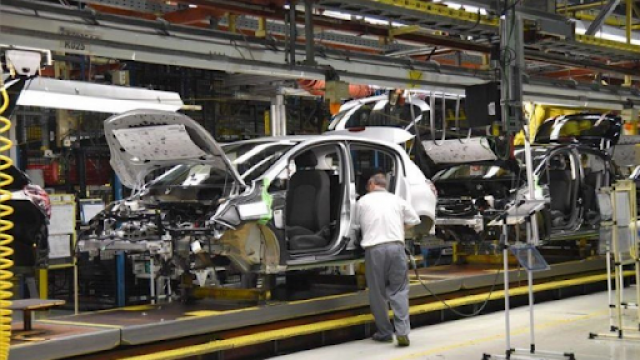 A produción de vehículos en España caeu un 98 % en abril