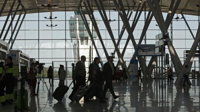 O aeroporto da Lavacolla vai retomar os voos comerciais o domingo