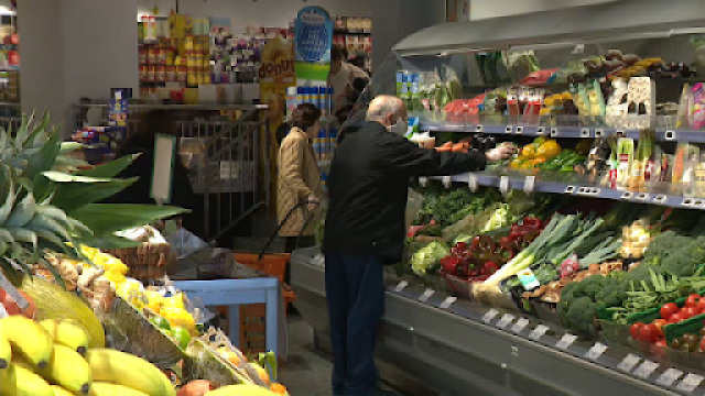 Os prezos baixan un 0,3 % no último ano pero moderan a caída