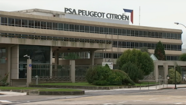 Detectan tres novos positivos tras as probas aos contactos dunha operaria de PSA Vigo