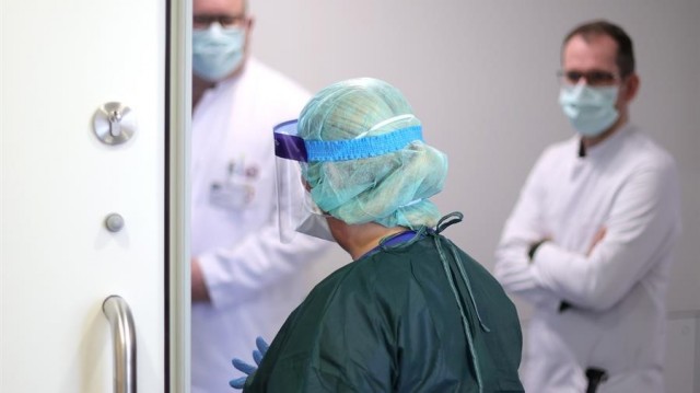 O Ministerio notifica 10.799 novos casos, 3.125 no último día, e 241 falecidos