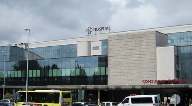Detectados doce positivos en traballadores da cociña do CHUS tras dous cribados