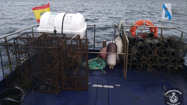 Requisados máis de 2.000 quilos de peixe e marisco en operativos contra o furtivismo na costa galega