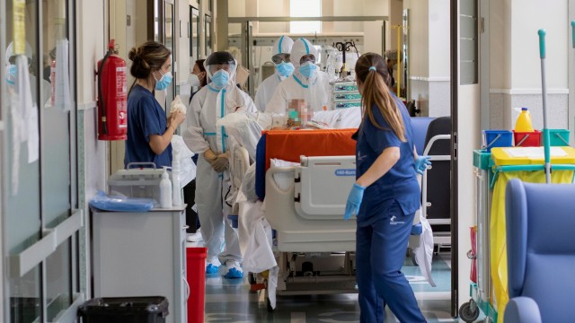 Os falecementos por covid−19 ascenden a 2.375 en Galicia tras notificárense dous decesos