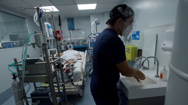 Unha nova morte eleva a 2.391 os falecidos por covid−19 en Galicia