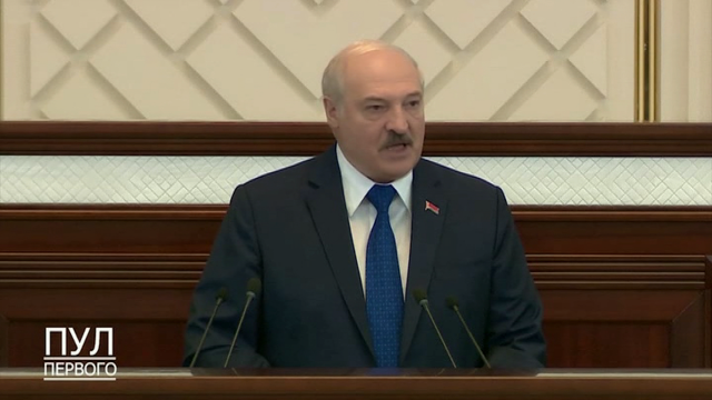 Lukashenko responde con ameazas ás sancións: "Se aquí pasa algo, será unha nova guerra mundial"