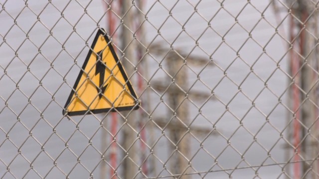 A luz detén este venres a escalada e baixa un 26 %, ata os 229,20 euros/MWh