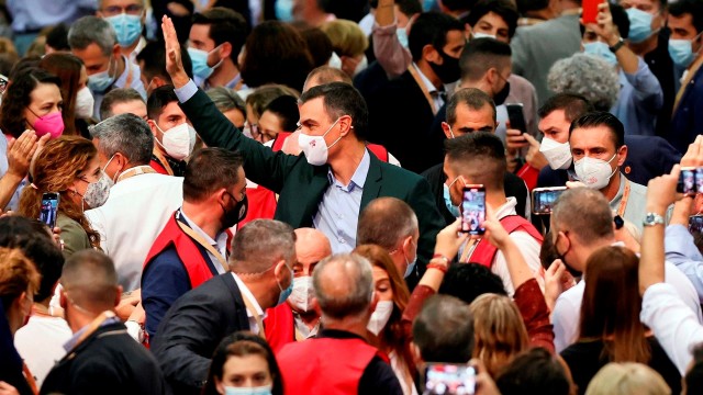 A nova Executiva do PSOE deseñada por Sánchez obtén un 94,94 % dos apoios