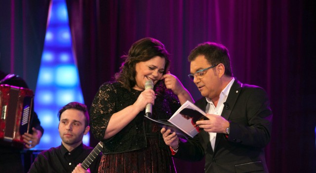 Os ritmos do grupo Efecto Pasillo e o fado da cantante María do Ceo enchen esta noite o escenario de 'Bamboleo'