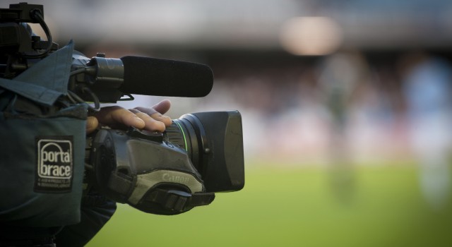 Os medios públicos galegos achegan esta fin de semana balonmán e unha variada oferta de fútbol