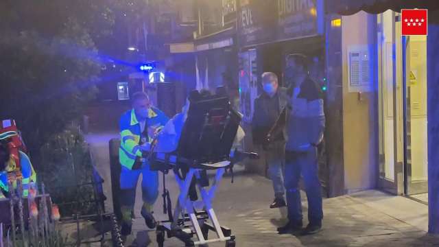 Deteñen un mozo de 17 anos por acoitelar a seus pais en Madrid