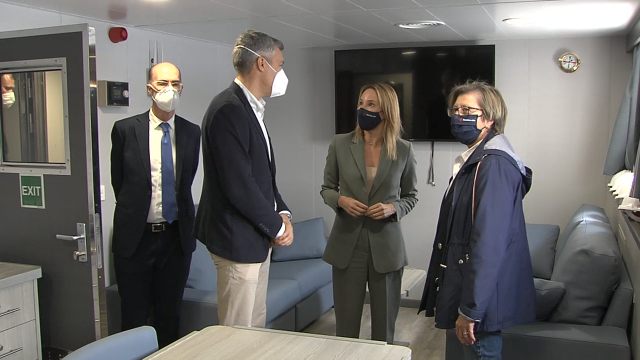 Calvo presenta o seu novo atuneiro, un buque de última xeración