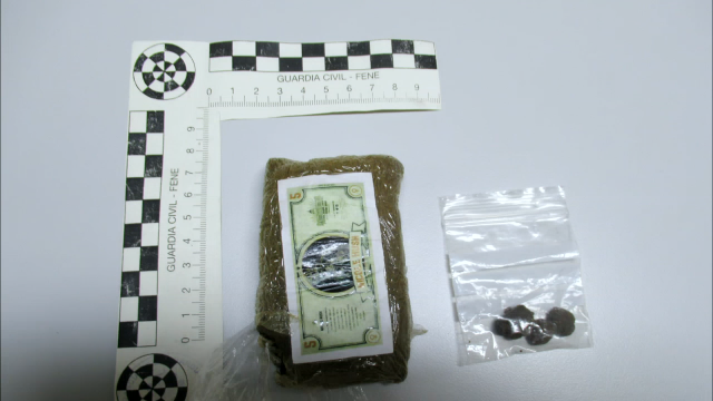 Desmantelan un punto de venda de droga próximo a un instituto de Fene