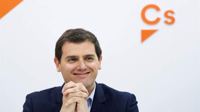Albert Rivera permanece ingresado por unha gastroenterite aguda, que podería ser salmonela
