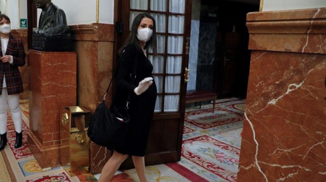 Sánchez e Arrimadas acordan compartir información sobre a crise sanitaria e buscar pactos futuros