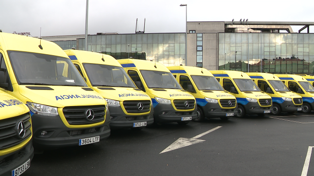 A área sanitaria de Santiago conta con 45 novas ambulancias
