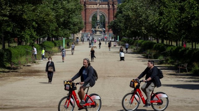 Madrid e Barcelona non pedirán o cambio á fase 3
