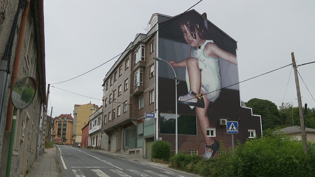 Cambre amplía a súa galería de arte urbana contra o feísmo