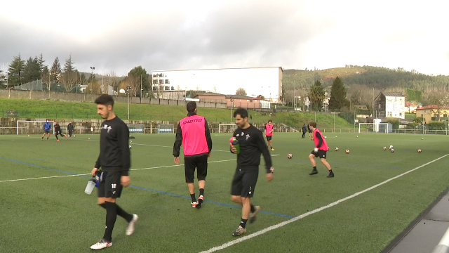 Todo o equipo do Rácing de Ferrol, illado ata coñecer os resultados das PCR