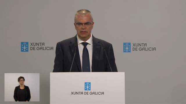 O director xeral de Emerxencias, Santiago Villanueva, confirma que abriron con normalidade o cen por cento das mesas electorais en Galicia