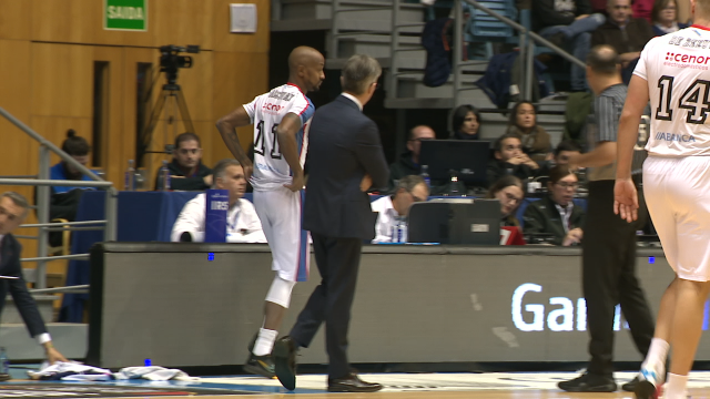 Calloway sofre un edema óseo e o Obradoiro busca substituto