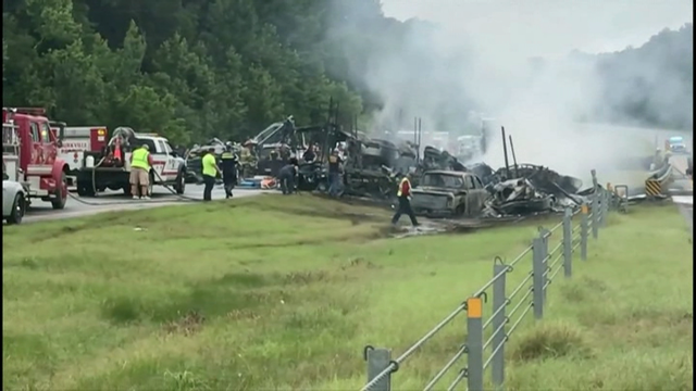 Nove menores e un adulto morren nun accidente de tráfico en Alabama