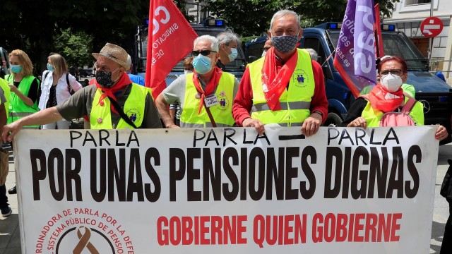 A pensión media galega mantense como a segunda máis baixa de España