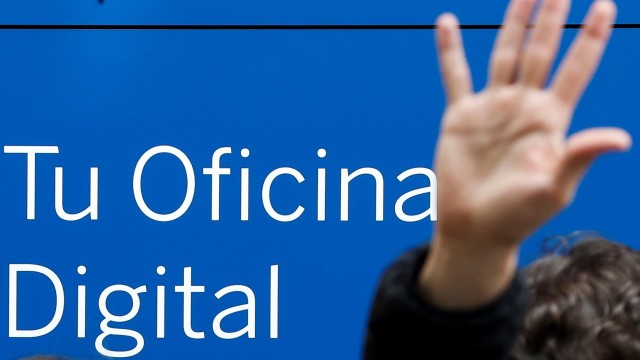 O BBVA ofrece prexubilacións desde os 53 anos e mellora as condicións para recortar persoal