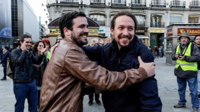 Podemos e Izquierda Unida selan o acordo para ir xuntos ás eleccións
