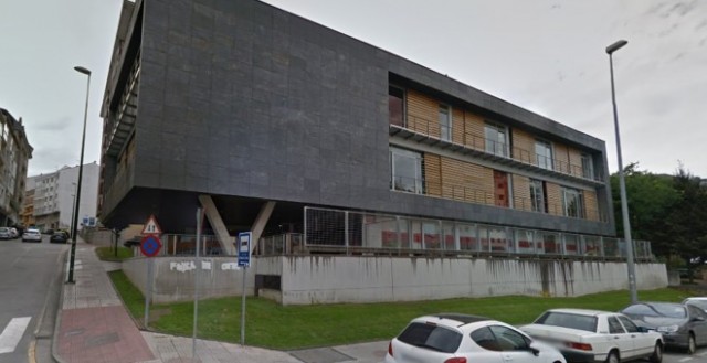 Dous anciáns enrédanse a navalladas nun centro de Lugo por unha partida de dominó