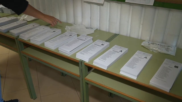 Os votantes galegos dispoñen de 56 candidaturas nestas eleccións do 12-X