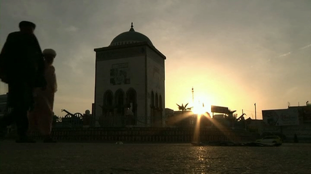 Os talibáns conquistan Kandahar, a segunda cidade de Afganistán, e xa controlan 15 capitais provinciais