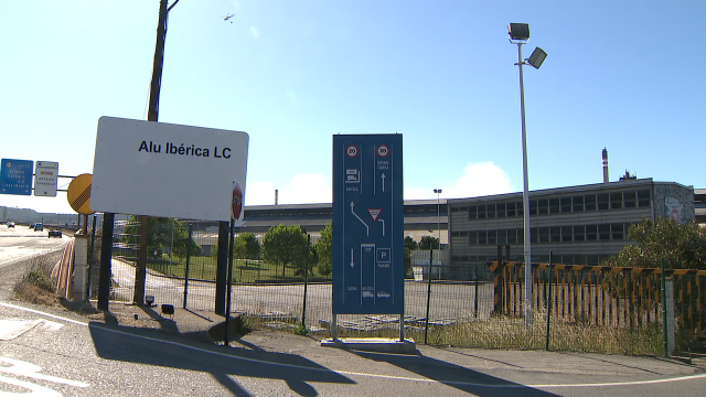 A Audiencia Nacional admite unha querela contra Alcoa pola venda das plantas da Coruña e Avilés