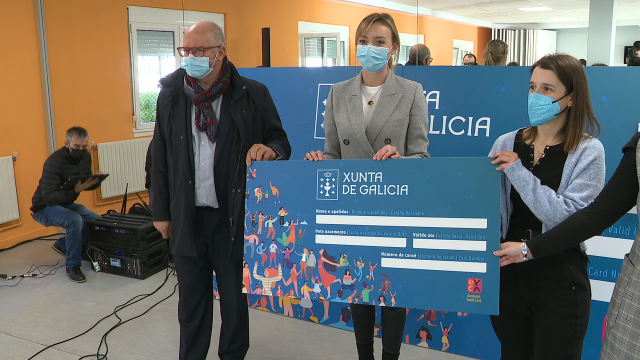O Carné Xove pasa a ser gratuíto e enviarase tamén de balde a 400.000 fogares