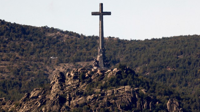 Primeiro día sen Franco no Val dos Caídos