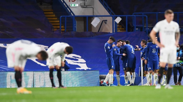 O Chelsea, moi superior ao Madrid (2−0), xogará a final da Champions contra o Manchester City