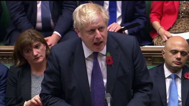 O Parlamento británico desoe a Johnson e descarta convocar eleccións o 12 de decembro