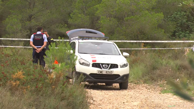 Atopan un cadáver calcinado no interior dun vehículo en Tarragona